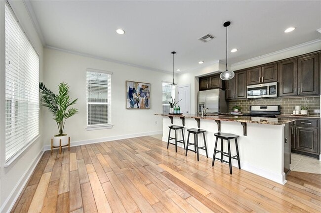 Building Photo - 4707 Rosedale Ave