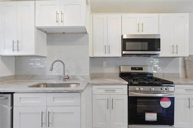 Building Photo - 1326 13th Ave S