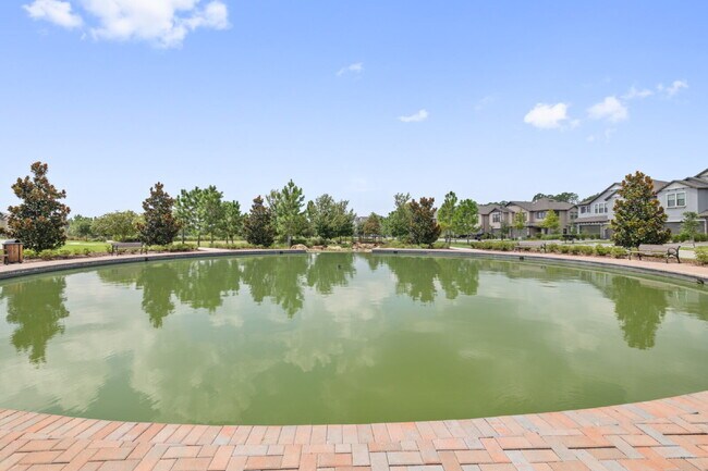 Building Photo - "Charming Estancia Luxury 3-Bed home in We...