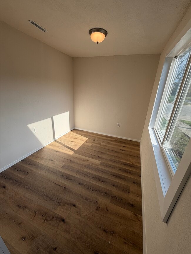 Building Photo - 511 E Harrison St