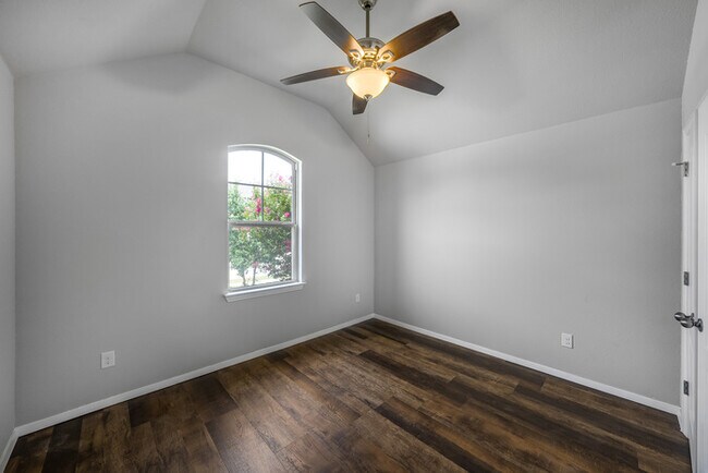 Building Photo - 5301 Anaheim Ave
