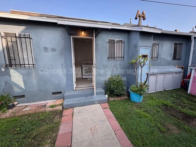 Building Photo - 1834 Cedar Ave