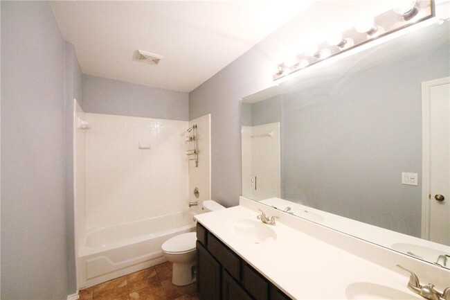 Building Photo - 9511 Woodvale Dr