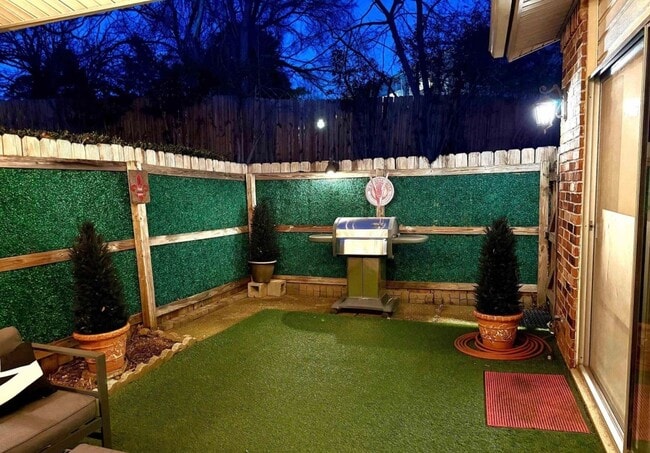 Building Photo - 10 Hampshire Cir