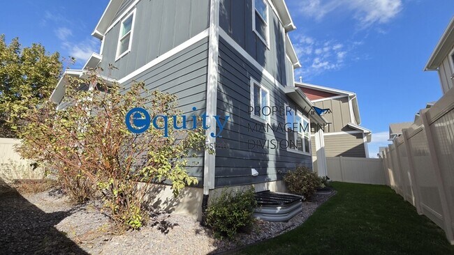 Building Photo - Newly Remodeled!