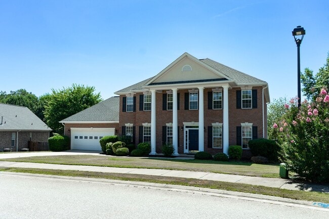Building Photo - 724 Avrett Cir