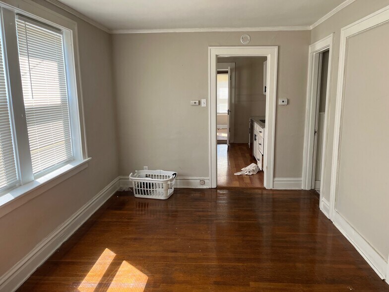 Building Photo - 6320 Berthold Ave