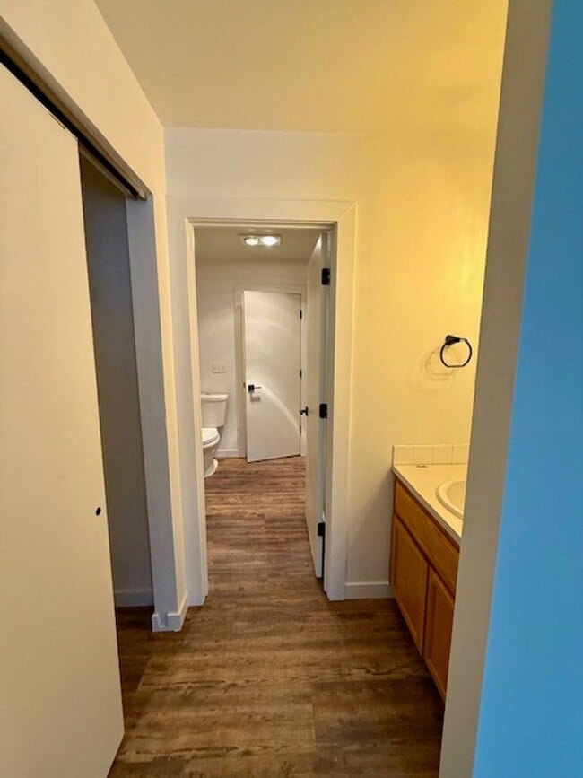 Building Photo - 1290 NW Knoxville Blvd