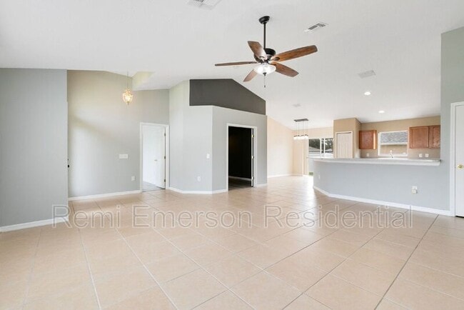 Building Photo - 12 Sawfish Ln