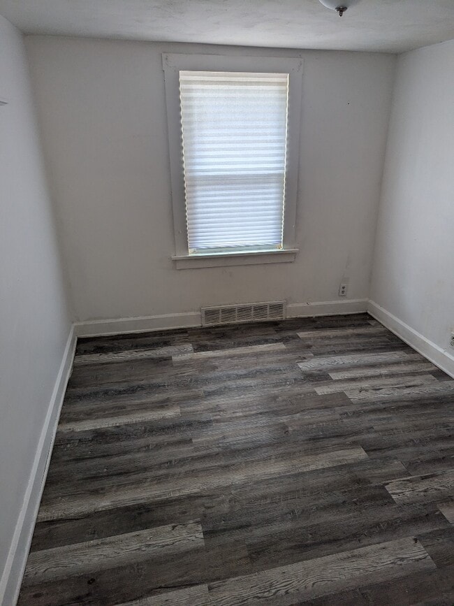 Building Photo - 3063 W 48th St
