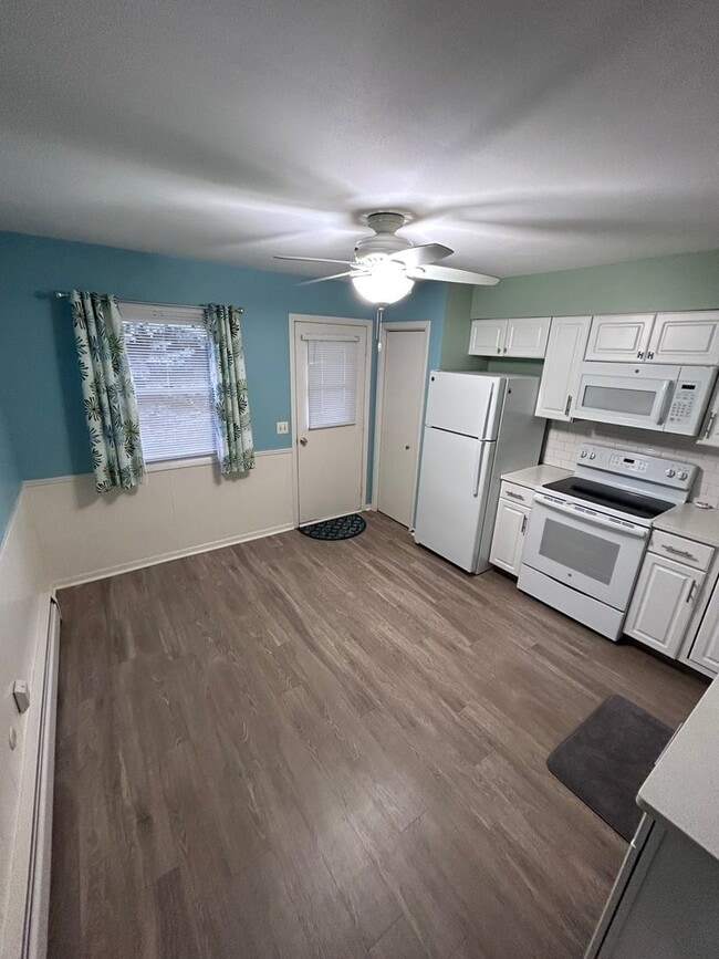 Building Photo - 3379 Division Ave SW