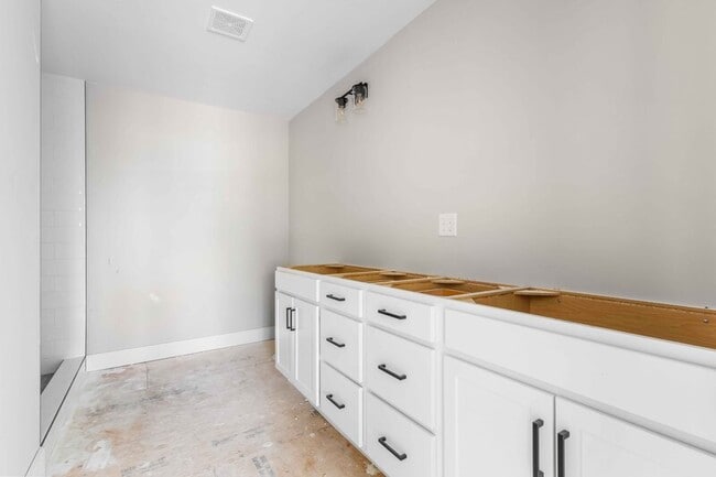 Building Photo - 166 Sango Dr