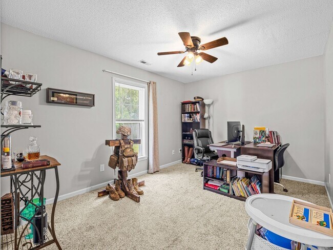 Building Photo - Raintree Subdivision