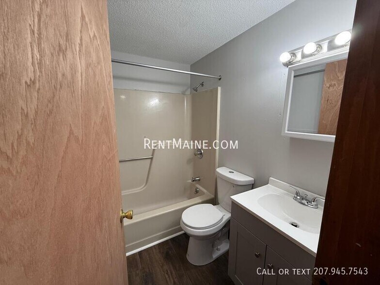 Building Photo - 381-385 Pine St.