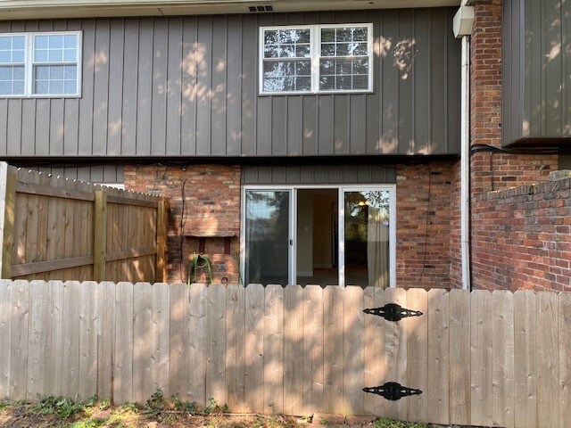 Building Photo - 1354 Bluff Ave