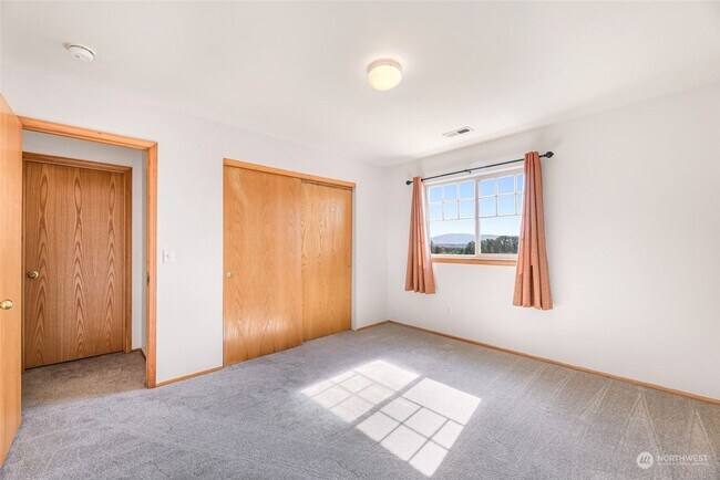 Building Photo - Beautiful 4 Bedroom Home in Ferndale!