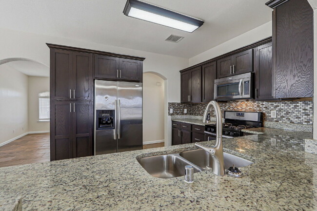 Building Photo - 4-Bedrooms in 79928 with Spacious 1757 Sq Ft – Your Home Awaits!