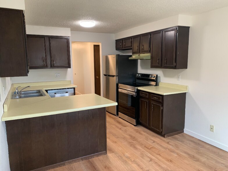 Building Photo - 116 1st Ave W