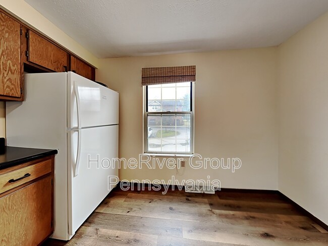 Building Photo - 331 Carters Grove Dr