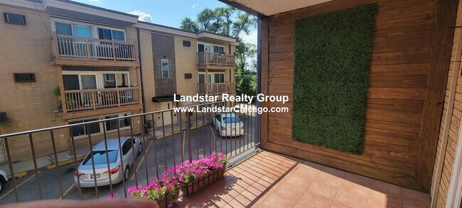 Building Photo - 10033 Irving Park Rd