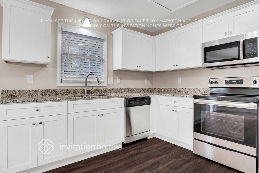 Building Photo - 1658 Pine Glen Cir