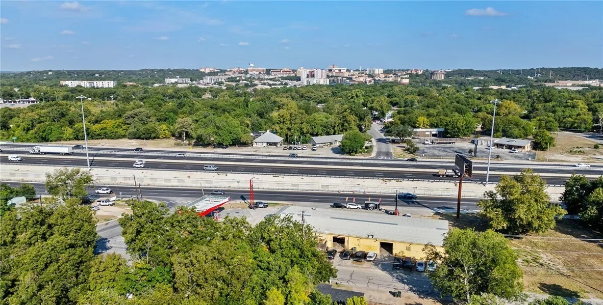 Building Photo - 112 Linda Dr