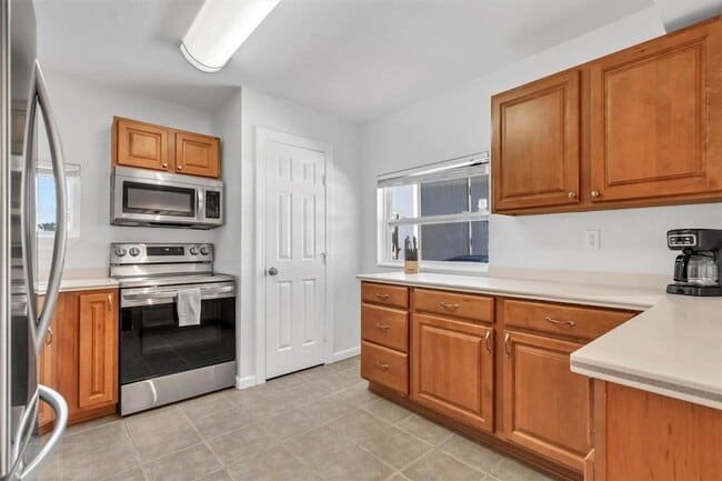 Building Photo - 612 Mockingbird Dr