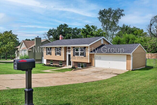 Building Photo - 13 S Perry Cir