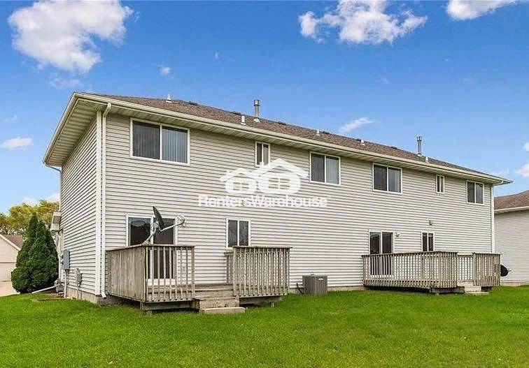 Building Photo - 3002 SE Grant St