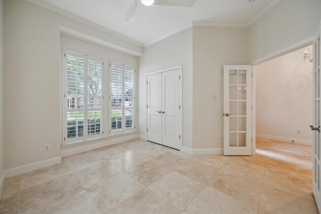 Building Photo - 1215 Campton Ct