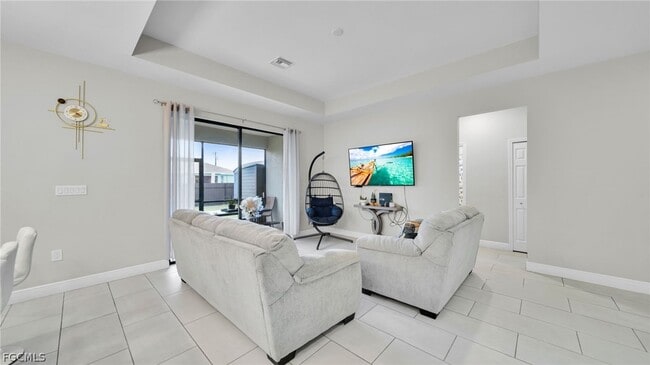 Building Photo - 221 Chiquita Blvd N