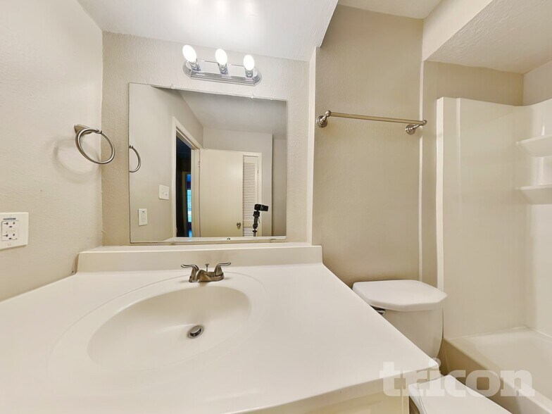 Building Photo - 23115 Earlmist Dr