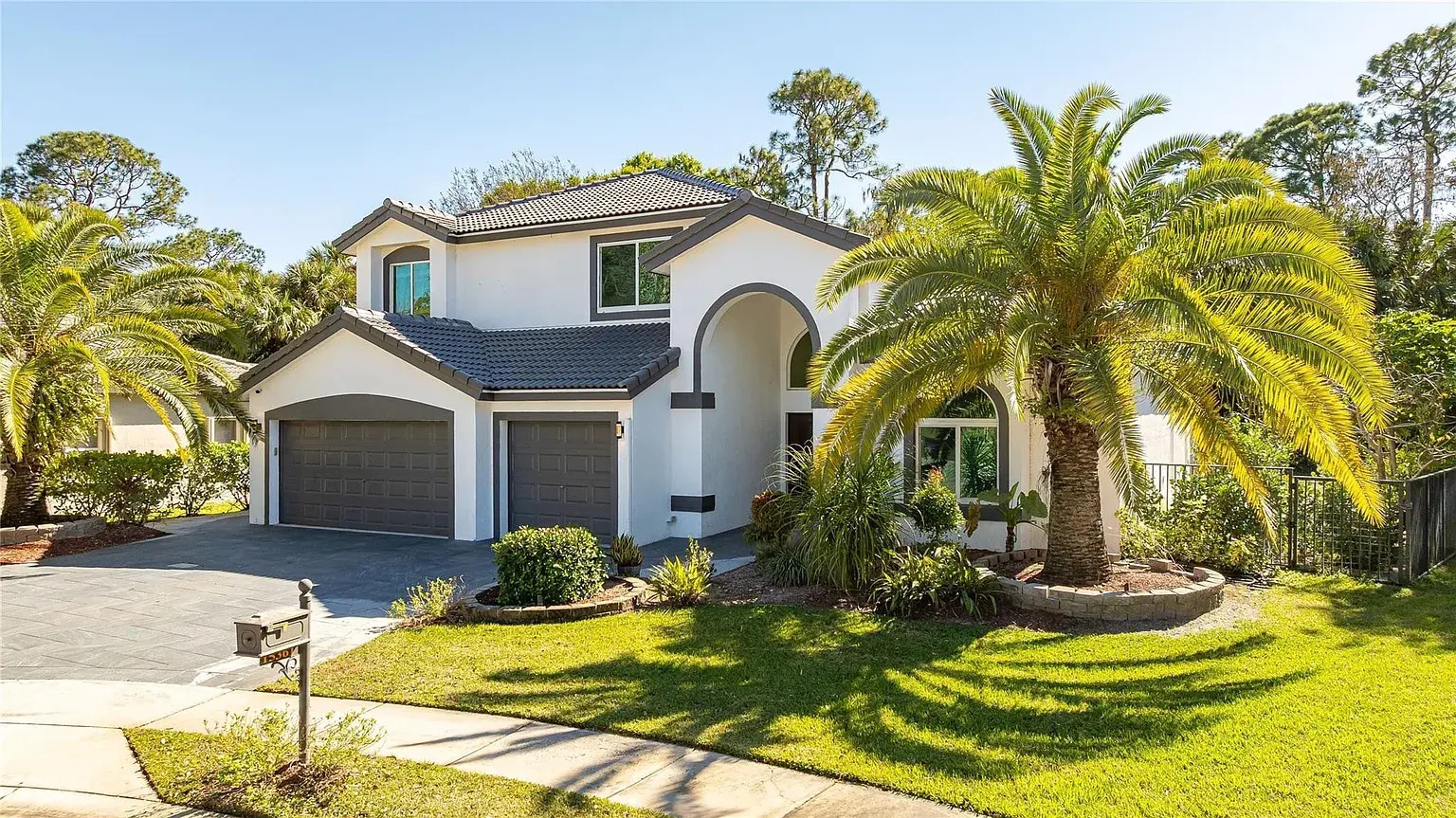 Building Photo - 15361 Whispering Willow Dr