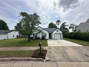 Building Photo - 909 Chigwell Rd