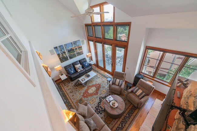 Building Photo - 100 Aspen Ridge Dr