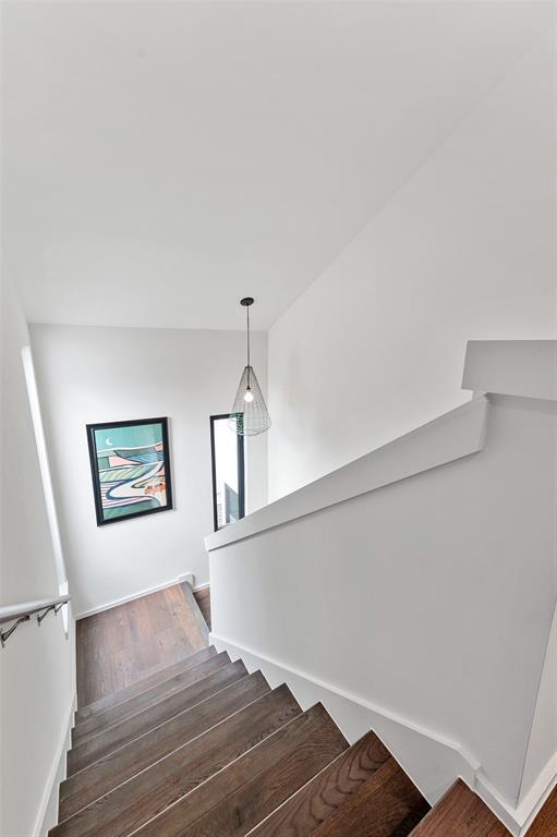 Building Photo - 1208 Hillside Ave