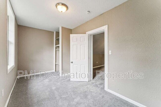 Building Photo - 4041 Ruby Ave
