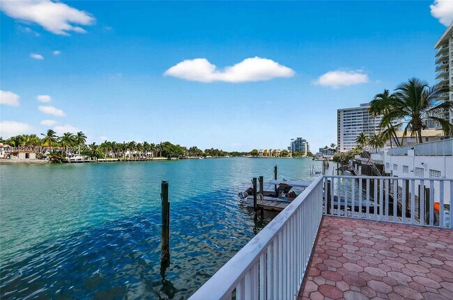 Building Photo - 5700 Collins Ave