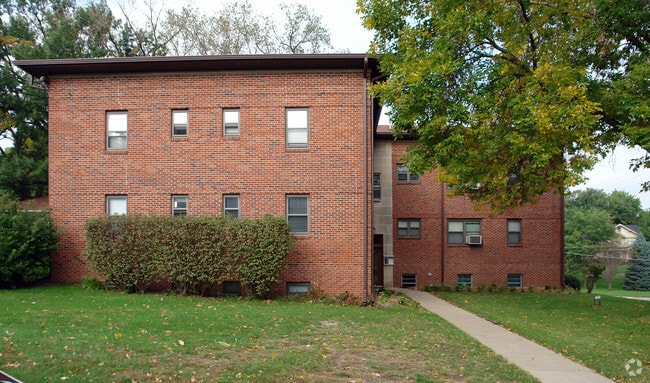 Building Photo - 4404 Grand Ave