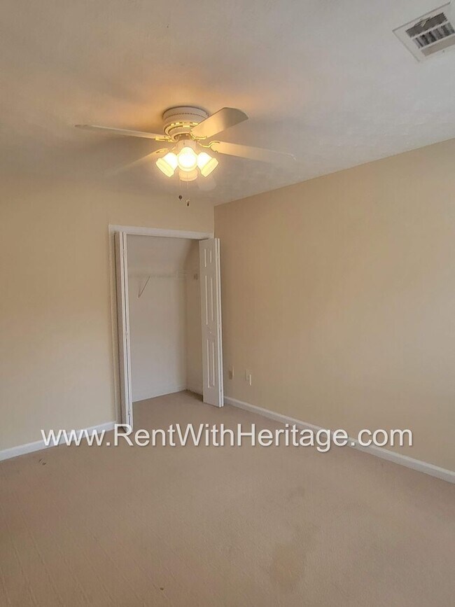 Building Photo - WOW!!...GORGEOUS HOME/HARDWOOD FLOORS/ UPGRADES GALLORE / SWIM - TENNIS