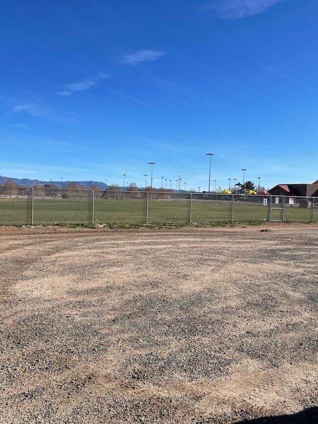 Building Photo - 1118 Helsing Rd