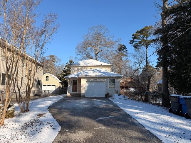 Building Photo - 703 Parkside Ave