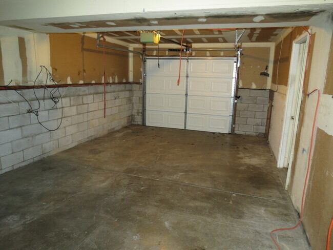 Building Photo - new rental in Reynoldsburg Schools