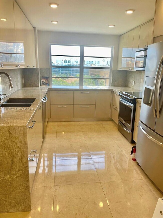 Building Photo - 2851 NE 183rd St