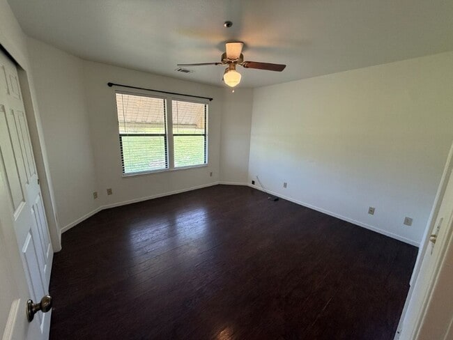 Building Photo - Unique 2 Bedroom Country Property Vacaville *Star Rentals