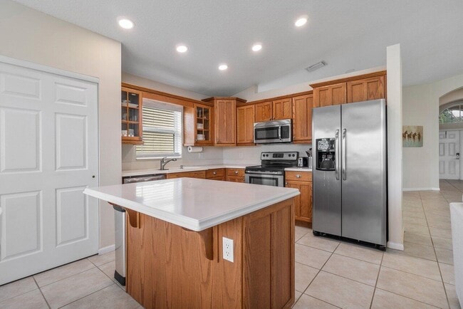 Building Photo - 2453 Country Golf Dr