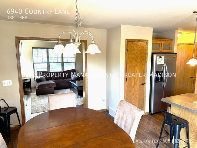Building Photo - 6940 Country Ln