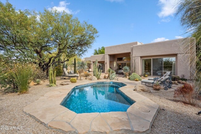Building Photo - 7466 E High Point Dr