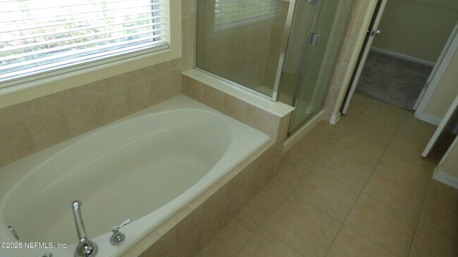Building Photo - 3854 Silverpoint Ln
