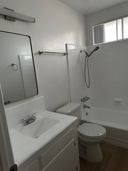 Building Photo - 8016 Owensmouth Ave